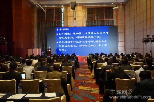 工業(yè)機(jī)器人快速增長(zhǎng) 核心競(jìng)爭(zhēng)力有待提升