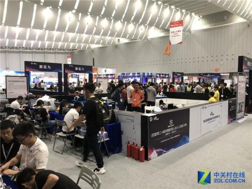 2018互聯(lián)網(wǎng)+博覽會(huì)：機(jī)器人大賽現(xiàn)場(chǎng)直擊