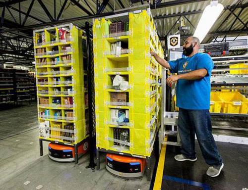 讓倉庫貨品搭上無人駕駛的“順風(fēng)車” ——AICRobo倉儲(chǔ)揀運(yùn)機(jī)器人