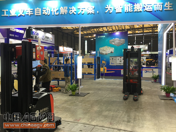 因為專注所以專業(yè)——力子機器人傾力打造工業(yè)車輛自動化