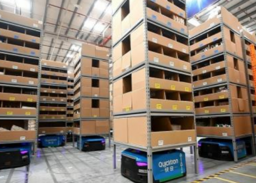 為了不斷滿足日益增長的消費訴求 倉儲機器人市場逐漸興起