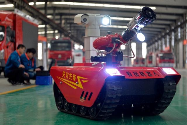 湖北：消防機(jī)器人上崗助力“智能化”滅火