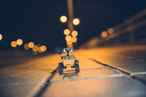 服務(wù)機(jī)器人打破僵局，500億美元市場(chǎng)開啟