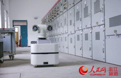 寧波首臺變電站戶內(nèi)智能巡檢機器人投運