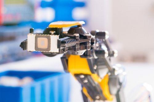 瓶頸、困惑、突圍，2018國內(nèi)工業(yè)機(jī)器人投資指北