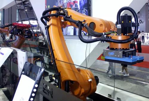 進(jìn)一步解放人力，碼垛機(jī)器人市場迅速擴(kuò)大