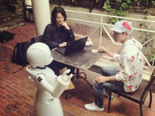 機(jī)器人為身障人士創(chuàng)造全新就業(yè)機(jī)會(huì)