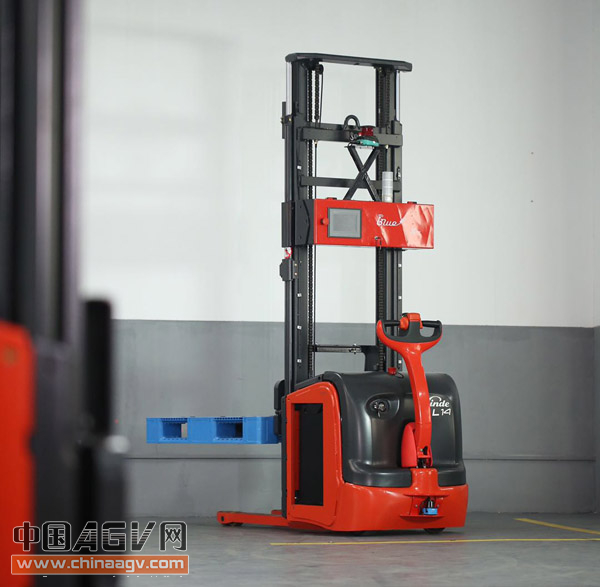 藍(lán)本機(jī)器人發(fā)布“BPX無(wú)人叉車(chē)”