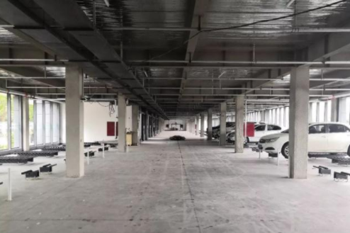 黑科技！150秒！機器人幫你泊車