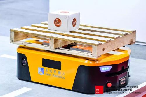 仙知機(jī)器人攜手易福門，實(shí)力亮相IAMD Beijing 2019現(xiàn)場