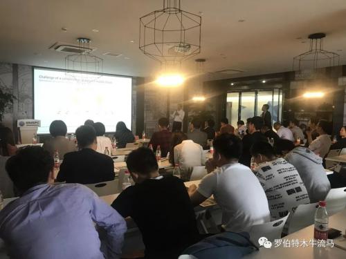 自動牽引車系統(tǒng)汽車行業(yè)解決方案 - 木牛流馬客戶和市場發(fā)展部總經(jīng)理張鋒