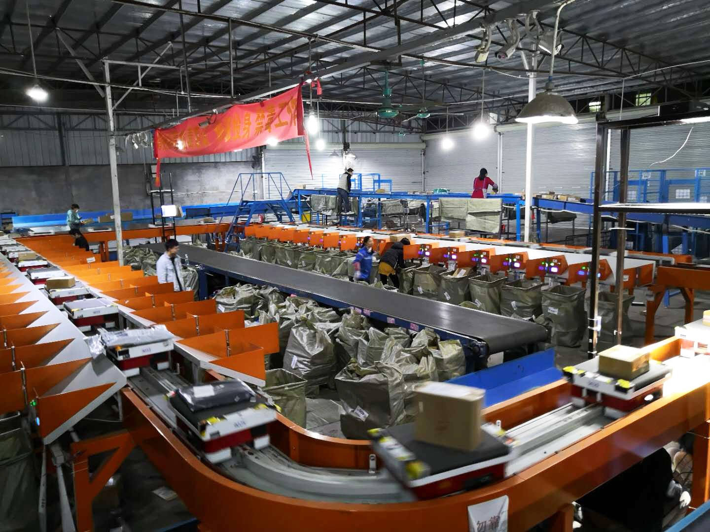 智能動車軌道機器人分揀系統(tǒng)_中國AGV網(wǎng)(m.wnmc.org.cn) 智能動車軌道機器人分揀系統(tǒng)_中國AGV網(wǎng)(m.wnmc.org.cn)