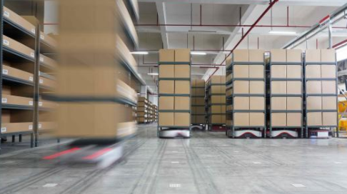 搬運機器人顯“神威”