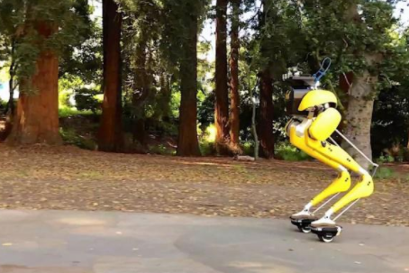 超強平衡！雙足機器人Cassie玩轉(zhuǎn)高難度漂移板