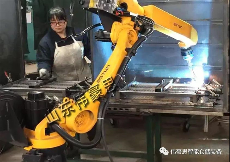 焊接機(jī)器人在家電行業(yè)的應(yīng)用