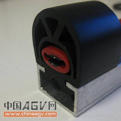 激光導(dǎo)引叉車式AGV