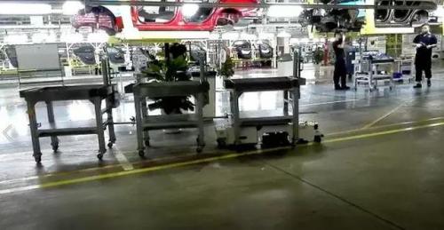 十年專注工業(yè)智能機(jī)器人，動(dòng)進(jìn)AGV成為汽車、新能源產(chǎn)業(yè)的標(biāo)配