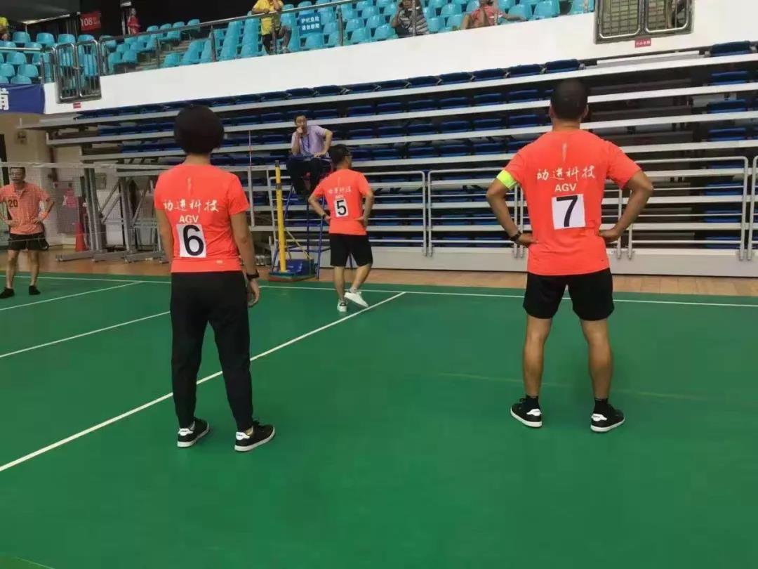 紅色“動進科技AGV”隊服熱情洋溢，成為第二屆廣東省毽球比賽中靚麗風景線
