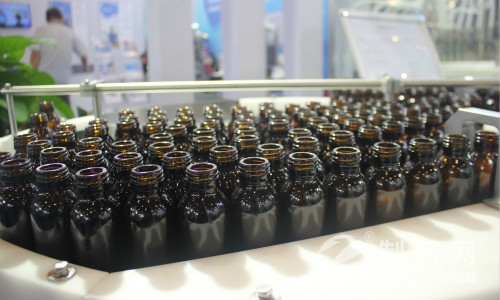 工業(yè)機器人、AGV 助力制藥及設(shè)備工業(yè)開啟“智造”時代