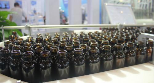 工業(yè)機器人、AGV，助力制藥及設(shè)備工業(yè)開啟“智造”時代