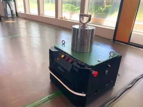 RFID技術(shù)讓上百臺無人搬運(yùn)車同時調(diào)度不再是難事