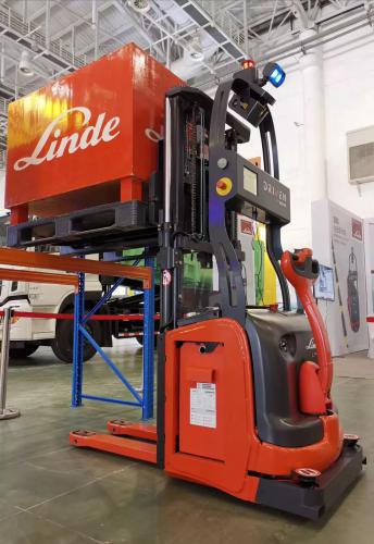 林德攜AGV機(jī)器人精彩亮相九八投洽會(huì)