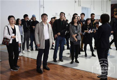 一汽紅旗工廠采用RFID、AGV自動物流系統(tǒng)精準配送