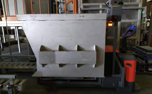 科鈦激光叉車 - 助力鋁壓鑄行業(yè)實(shí)現(xiàn)自動(dòng)投料【案例介紹】