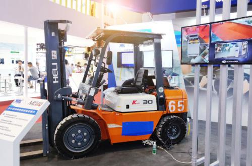 威盛安全駕駛套件與叉車完美結(jié)合，閃耀2019工博會(huì)