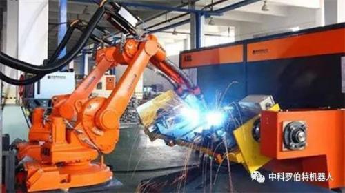 詳解什么是焊接機(jī)器人