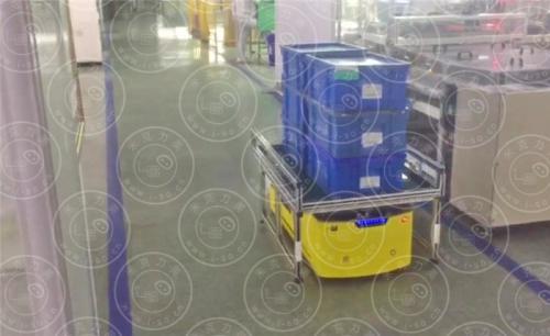 AGV機(jī)器人以一抵十 分揀中心的戰(zhàn)斗機(jī)