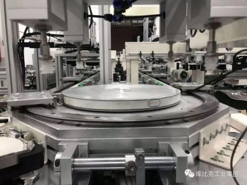 精密環(huán)形軌道系統(tǒng)與多軸機(jī)器人融合的自動(dòng)化解決方案