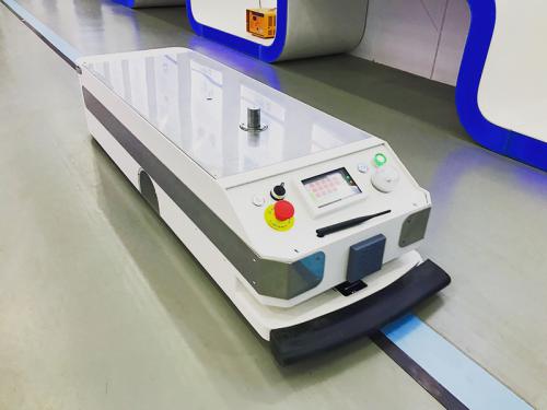 單向潛伏牽引式AGV