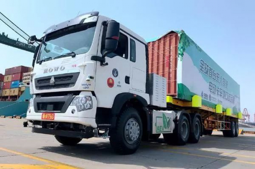 牛！全球首次新突破：天津港無(wú)人駕駛卡車 裝卸近4000個(gè)集裝箱