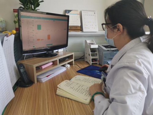 首批機器人助手北京海淀上崗，一天“照顧”千余居家觀察人員