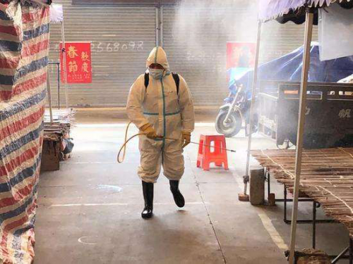 智能清潔機(jī)器人加入天合光能抗疫前線