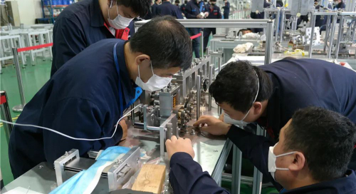 訂單已近百套！新松智能口罩生產線批量下線在即