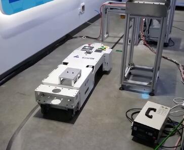 協(xié)作機(jī)械人 | 動(dòng)進(jìn)AGV+機(jī)械手應(yīng)用案例