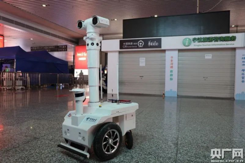 助力企業(yè)復(fù)工復(fù)產(chǎn) 5G測(cè)溫巡邏機(jī)器人線上發(fā)布