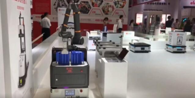 迦智復(fù)合機(jī)器人來了