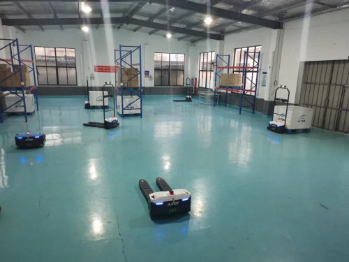 如何保養(yǎng)鋰電池，海豚之星AGV機器人有妙招