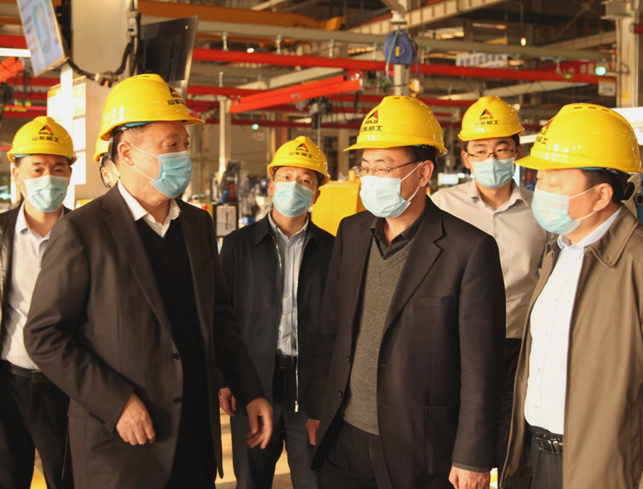 國家工信部規(guī)劃司副司長(zhǎng)宋志明一行到山東臨工調(diào)研