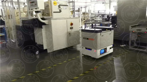 智能工廠的必須設(shè)備AGV小車