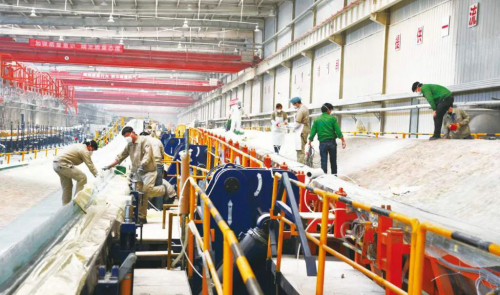 復(fù)合機(jī)器人（麥克納姆輪AGV+機(jī)械臂）在風(fēng)能葉片搬運(yùn)打磨領(lǐng)域的應(yīng)用