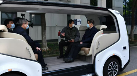 湖北省委書記點(diǎn)贊東風(fēng)無(wú)人駕駛車Sharing-VAN