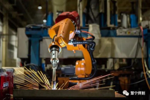 焊接機(jī)器人的優(yōu)勢(shì)和實(shí)現(xiàn)機(jī)器人焊接五步驟!