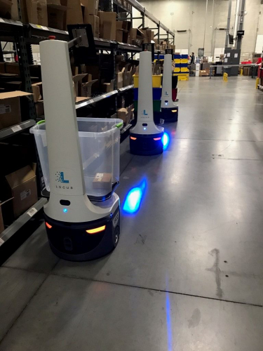 自動移動機器人無縫聯(lián)接智能倉庫系統(tǒng)，使配送中心更智能，更高效