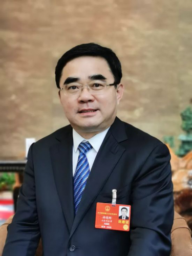 山東能源黨委常委滿(mǎn)慎剛代表： 加快智能化開(kāi)采和井下機(jī)器人研發(fā)