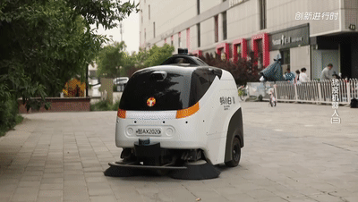 央視《創(chuàng)新進行時》鏡頭下的抗疫無人車蝸小白