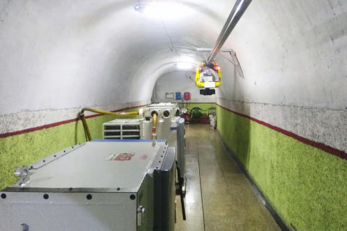 義橋煤礦井下首臺巡檢機(jī)器人投入使用